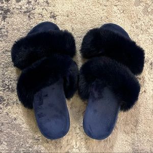 M 7/8 FUZZY LOFT Sandals! Worn Once!